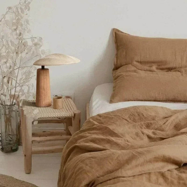 JAPANDI wooden LED desk lamp with a minimalist design, warm wood finish, and soft lighting, perfect for home office or modern desk decor.