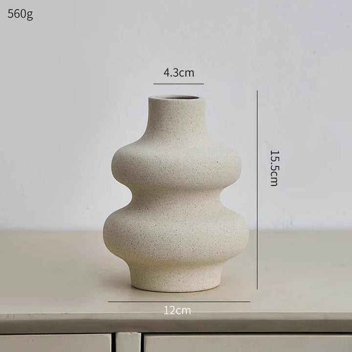 Dimensions of small VIT ceramic vase – 15.5cm height, 12cm width, 560g weight